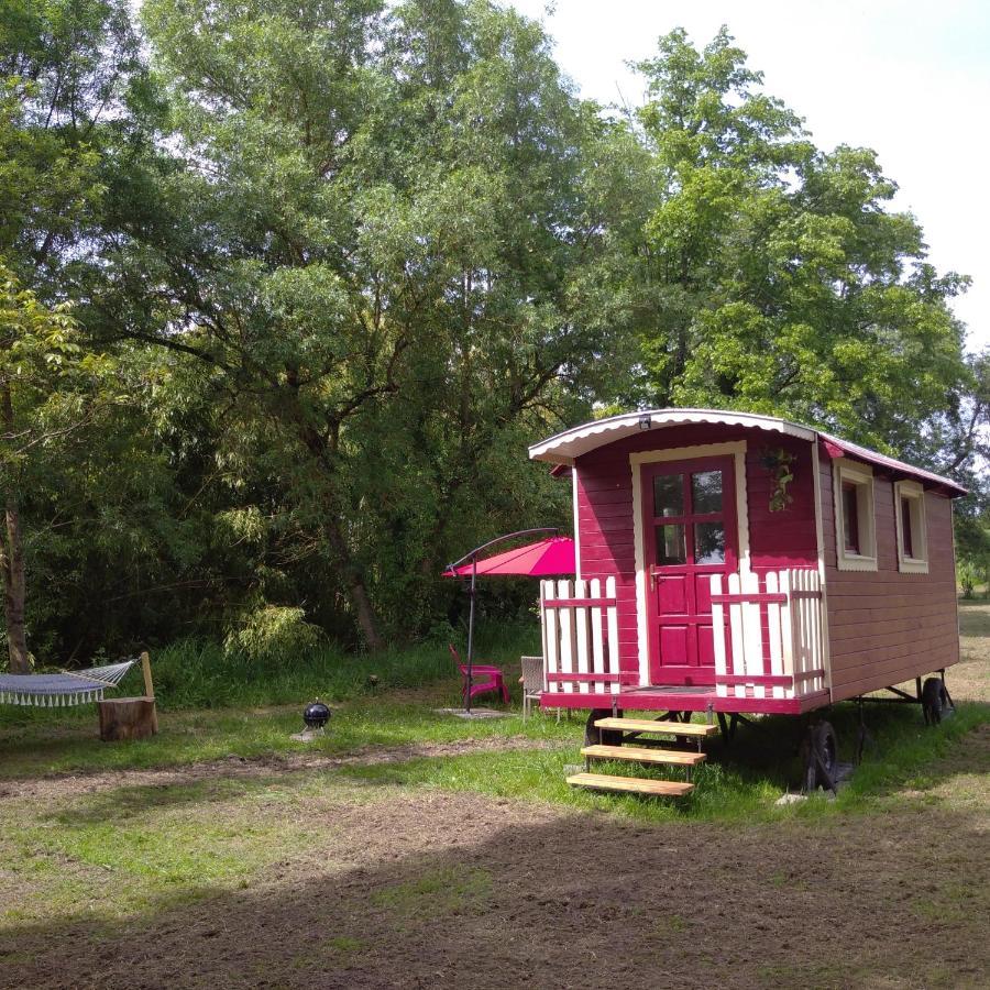 La Roulotte Du Moulin De Palet Villa Baugé Eksteriør billede