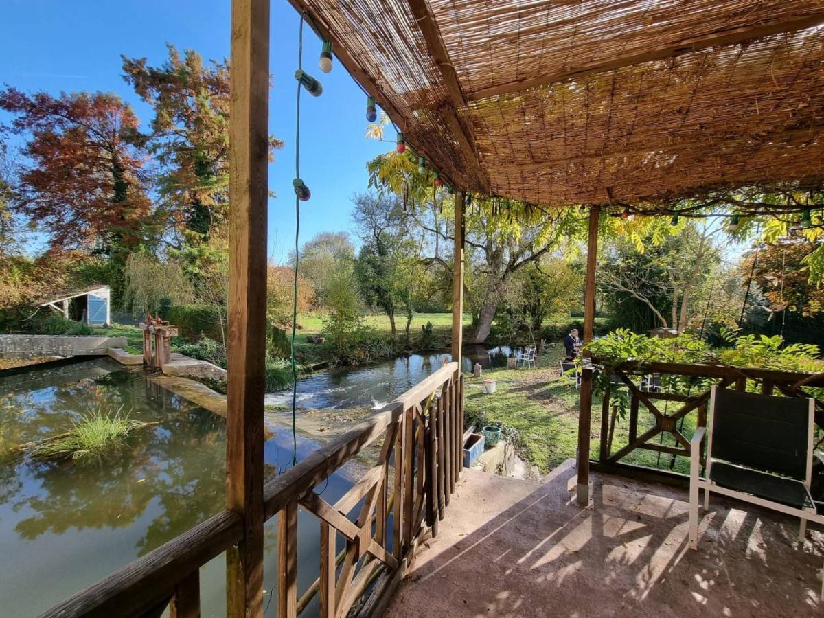La Roulotte Du Moulin De Palet Villa Baugé Eksteriør billede